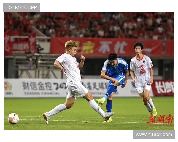 湘超足球赛激情对决 本土球队崛起势如破竹 湘超足球赛激情对决 本土球队崛起势如破竹