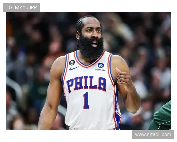 詹姆斯哈登生涯转折与球队战术核心地位深度解析 詹姆斯哈登生涯转折与球队战术核心地位深度解析