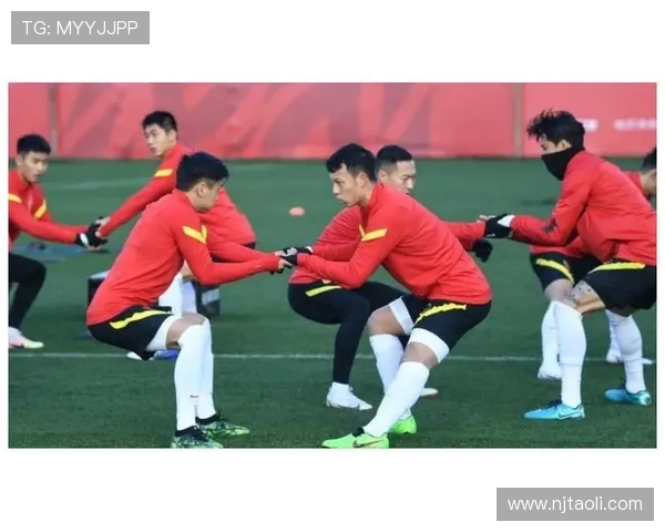 广州足球队技术争议引发热议球迷与专家的不同看法与分析