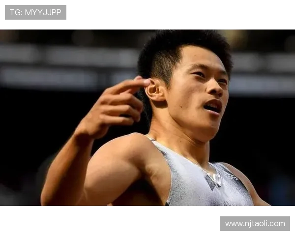 成都足球队在钻石联赛积分榜上以56分稳居第一名展现强劲实力