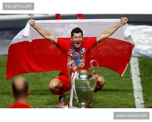 拜仁慕尼黑崛起之路：从豪门历史到现代足球王者的蜕变与挑战